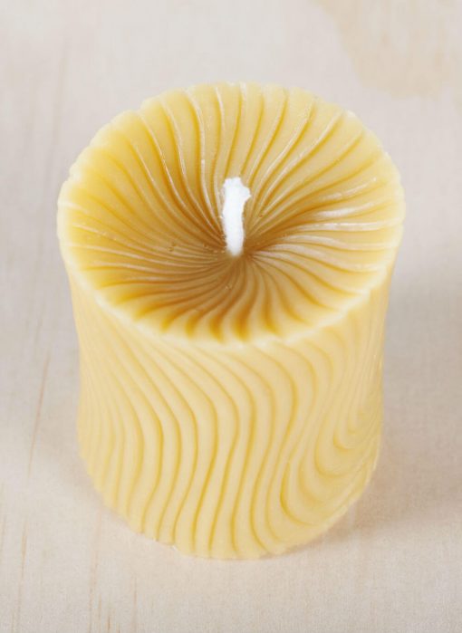 Ribbed 04 100% Pure Beeswax Candle